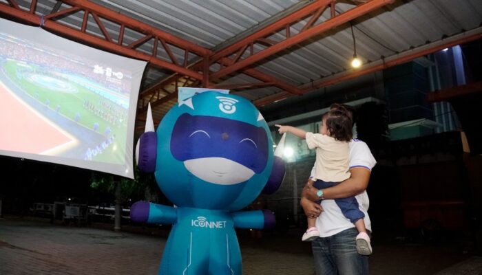 PLN Icon Plus Jatim Hadirkan Nonton Bareng Bola Gembira 2026 Bersama ICONNET, Pererat Kebersamaan dengan Masyarakat
