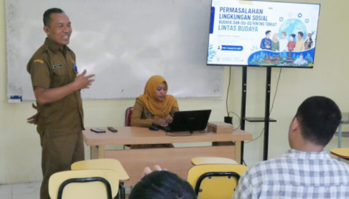 Bahas Isu Sosial di Bojonegoro, Prodi Ilmu Lingkungan Unigoro Hadirkan Kabid Dinsos dalam Kuliah Praktisi