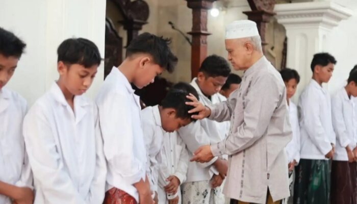 Berbagi Kasih di Bulan Muharram, Ponpes Assirojiyyah Kajuk Sampang Gelar Santunan Anak Yatim