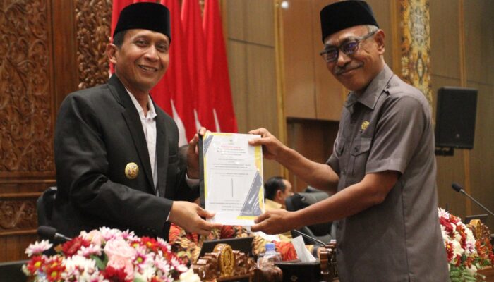 Paripurna APBD Bojonegoro 2025: Golkar Setujui Raperda, Desak Reformasi RSUD Hingga Atasi Banjir Kota