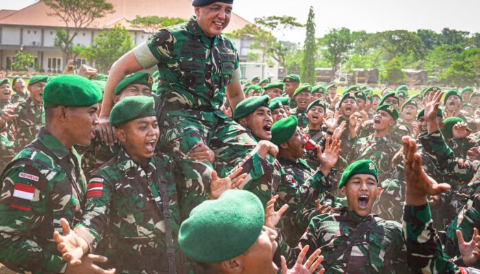Sukses Jalankan Misi di Papua, 450 Prajurit Satgas Yonif 521/DY Disambut Pangdam V/Brawijaya