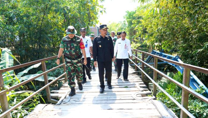 Sinergi Lintas Sektoral, Bupati Bojonegoro dan Dandim 0813 Tinjau Langsung Sasaran Fisik TMMD 129
