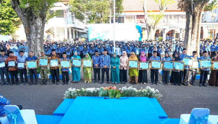 Pimpin Upacara Gabungan Harkopnas, Harganas, dan HAN 2026, Bupati Tegaskan Penguatan SDM Bojonegoro
