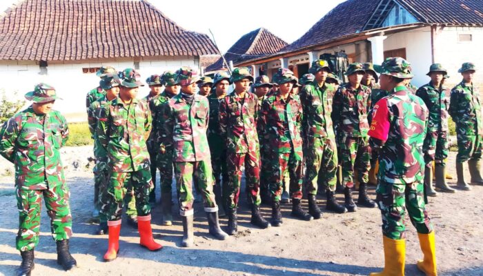 Awali Pekan Kedua, SST-1 SSK Satgas TMMD 129 Bojonegoro Gelar Apel Pagi