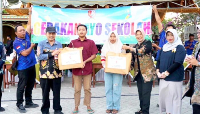 Wabup Nurul Azizah Hadiri Peluncuran Gerakan Ayo Sekolah sekaligus Penyerahan Bantuan Perlengkapan Siswa