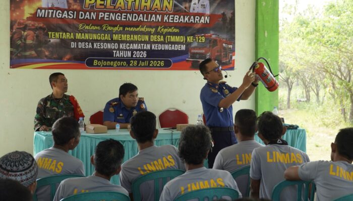 ​Sinergi Damkarmat dan Satgas TMMD 129 Bojonegoro Tingkatkan Kesiapsiagaan Bencana Warga Kesongo