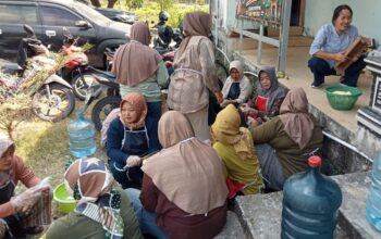 TMMD 129 Bojonegoro: Srikandi Kesongo Bikin Olahan Pisang Jadi “Renjana” Renyah