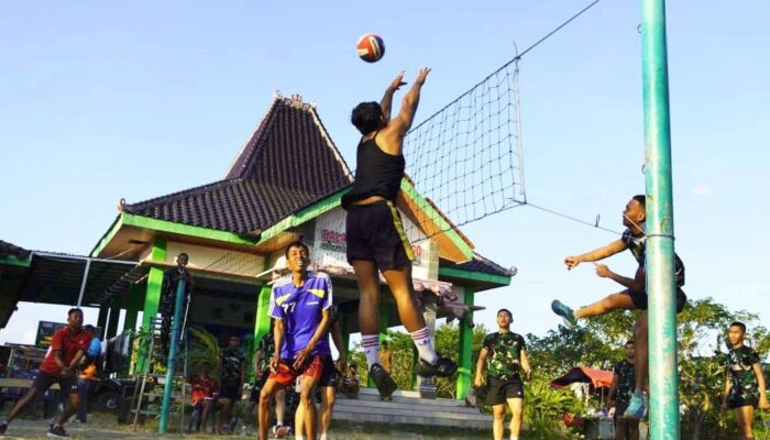 TMMD 129 Bojonegoro Hidupkan Kebersamaan di Desa Kesongo Lewat Voli