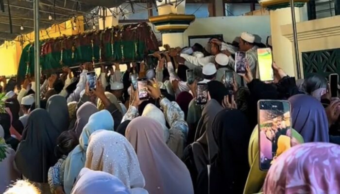 Sidogiri Berduka, Nyai Hj. Luluk Mukarromah Pengasuh Banat 2 Wafat