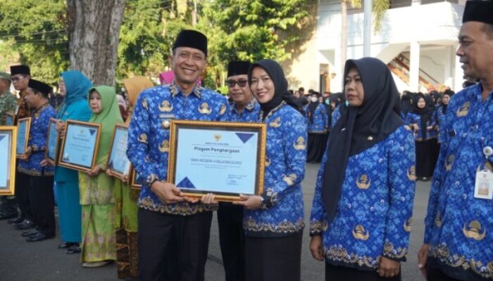 Bupati Bojonegoro Serahkan Penghargaan Sekolah Ramah Anak 2026