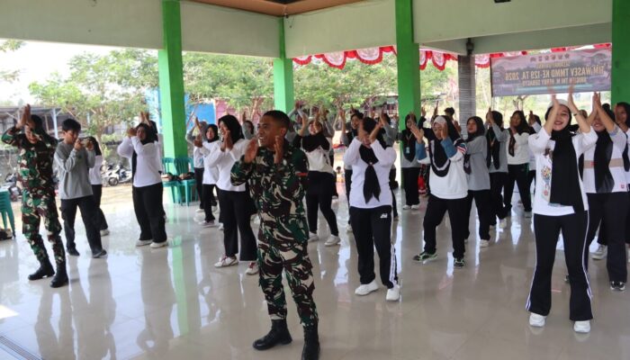 Geliatkan Hidup Sehat di Lokasi TMMD 129, Dinpora Bojonegoro dan Kodim 0813 Gelar Sosialisasi Senam Line Dance