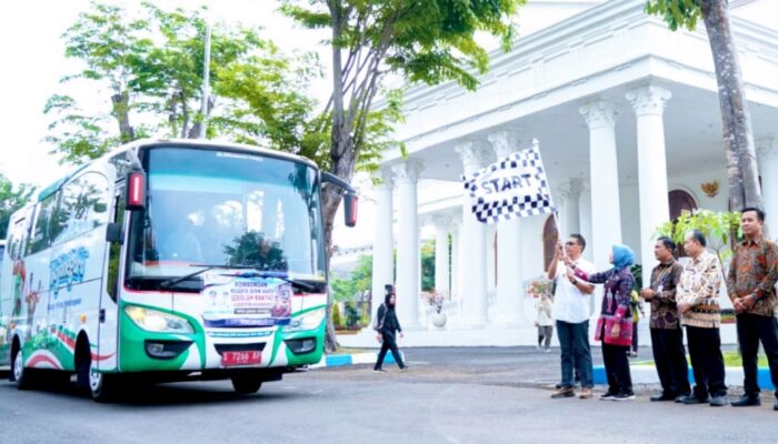 Lepas 60 Siswa Sekolah Rakyat ke Tuban, Bupati Setyo Wahono: Jangan Patah Semangat Meraih Cita-Cita!