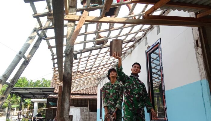 Sentuhan Hangat Satgas TMMD 129 Bojonegoro untuk Rumah Pak Ladi