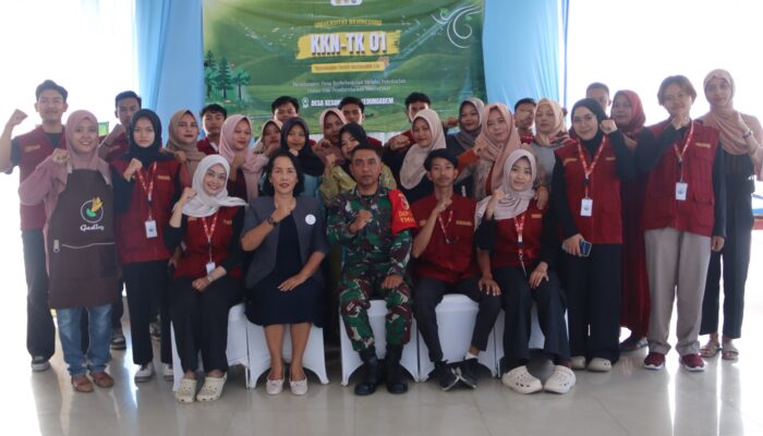 Ketika Seragam Loreng dan Jaket Almamater Berpadu: TMMD 129 Bojonegoro Jadi Ajang Gembleng Generasi Muda