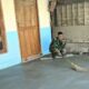 Satgas TMMD 129 Bojonegoro Sulap Sapu Lidi Jadi Tekstur Lantai Aman dan Rapi