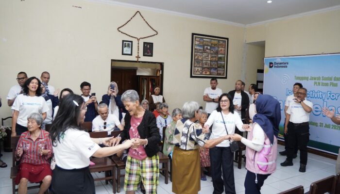 PLN Icon Plus Hadirkan Layanan Kesehatan dan Bantuan Sosial bagi Lansia di Rumah Belas Kasih Malang