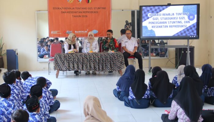 DP3AKB Bojonegoro Bersama Satgas TMMD 129 Edukasi Stunting, serta Kesehatan Reproduksi di Kesongo