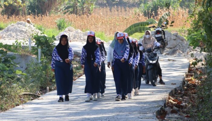 Derap Langkah Patriot Muda di Lintas Beton Kesongo: Pembuktian Sinergi TNI-Rakyat Lewat TMMD 129 Bojonegoro