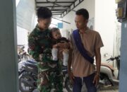 Sentuhan Hangat TMMD 129 Bojonegoro: Ketika Seragam Loreng Menjaga Senyum Sang Balita di Kesongo