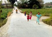 Senyum Ceria Anggi dan Jalan Beton TMMD 129 Bojonegoro yang Mengubah Suasana Sore di Dusun Mundu