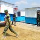Panas Terik Tak Masalah! Satgas TMMD 129 Bojonegoro Gotong ‘Lapak Masa Depan’ Demi UMKM Kesongo
