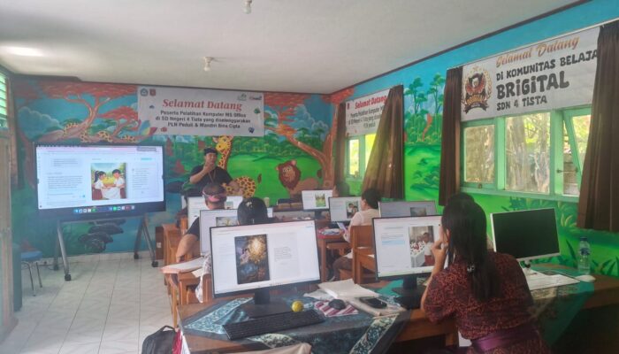 Peringati HUT ke-81 RI, PLN UIP JBTB Gelar Program TJSL Pelatihan Coding AI di SDN 4 Tista Karangasem