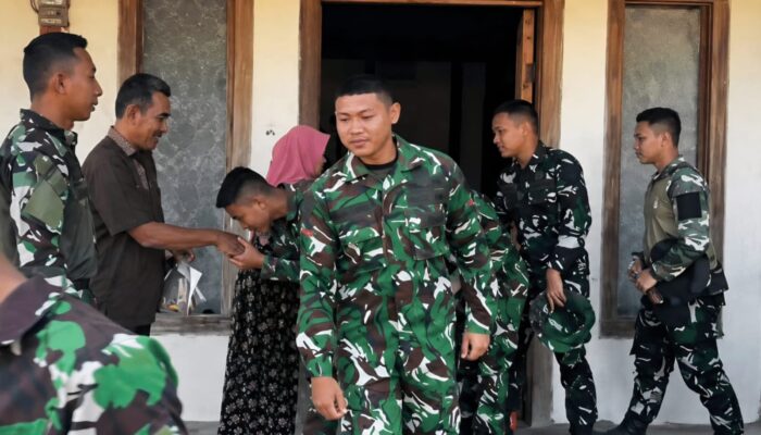 Penuh Haru! Satgas TMMD 129 Bojonegoro Pamitan, Warga Kesongo: Jangan Putus Silaturahmi