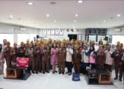 Sambut Hari Pelanggan Nasional, YBM PLN UIP JBTB Gelar Layanan Kesehatan Terpadu dan Santunan bagi 50 Veteran Surabaya