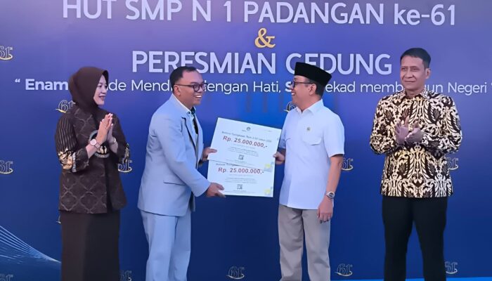 Inspirasi Alumni di HUT ke-61 SMPN 1 Padangan, Kadisdik dan Anggota DPRD Bojonegoro Puji Sosok Pratikno