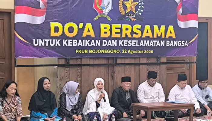 Perkuat Persatuan Bangsa, FKUB Bojonegoro Gelar Doa Lintas Agama di Pendopo Masjid Babus Shofa