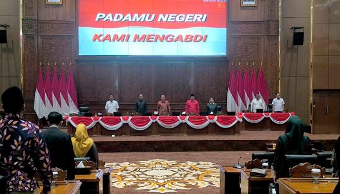 Jawab Pemandangan Umum Fraksi DPRD, Bupati Setyo Wahono Beberkan Strategi PAD dan Efisiensi P-APBD 2026