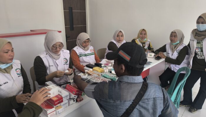 Semarak Penutupan TMMD ke-129, Warga Kesongo Dapat Pemeriksaan dan Pengobatan Kesehatan Gratis