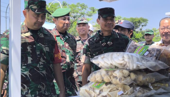 Sentuhan Modern TMMD 129 Bojonegoro: Sulap Lapak UMKM Kesongo Pakai Booth Kontainer Rapi