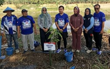 Peringati HUT ke-25, DPC Demokrat Bojonegoro Gelar Aksi “Gerakan Langit Biru Indonesia Asri” di Bantaran Bengawan Solo