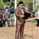 Khidmat di Lapangan Ngaglik, Anggota DPRD Bojonegoro Amin Thohari Bacakan Teks Proklamasi pada Upacara HUT ke-81 RI Kedungadem