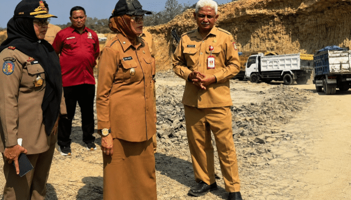 Respon Aduan Warga, Wabup Nurul Azizah Pimpin Sidak dan Hentikan Aktivitas Pengerukan Tanah di Trucuk