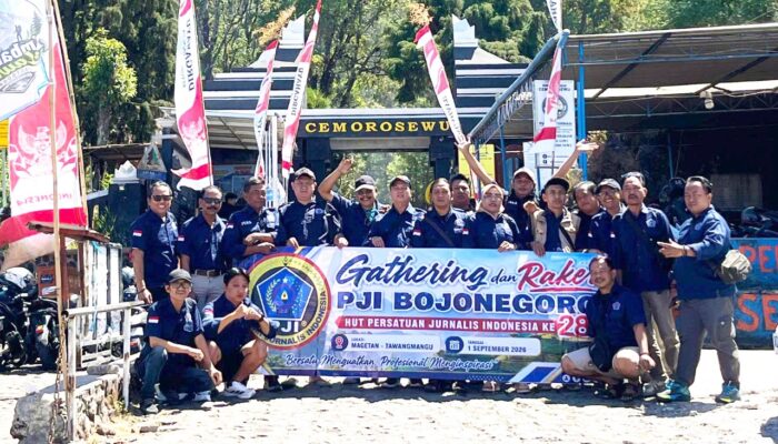Lepas Penat Liputan, PJI Bojonegoro Gelar Gathering di Karanganyar dan Magetan