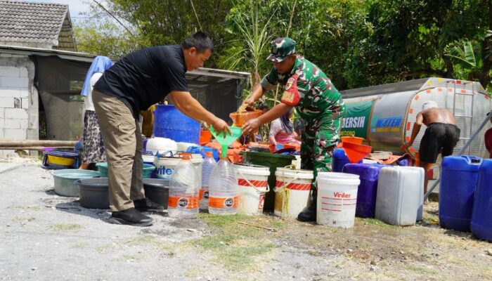 Tanggap Krisis Air, Sinergi IJTI, TNI, dan BPBD Pasok Air Bersih untuk Ratusan KK di Tlogohaji