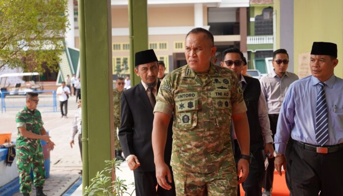 Perkuat Sinergi TNI dan Ulama, Danrem 081/DSJ Kunjungi Ponpes Modern Darussalam Gontor