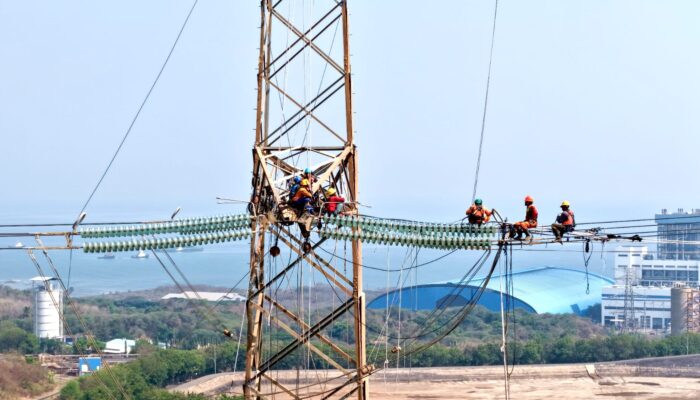 Hari Kesaktian Pancasila, PLN UIP JBTB Perkuat Keandalan Listrik Jawa–Bali melalui UPP JBTB3 Sukses Energize SUTET 500 kV Paiton–Kediri Line 1 & Line 2
