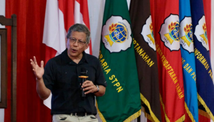 Isi Kuliah Umum di STPN, Rocky Gerung Tegaskan Pengelolaan Pertanahan Lintas Disiplin Ilmu