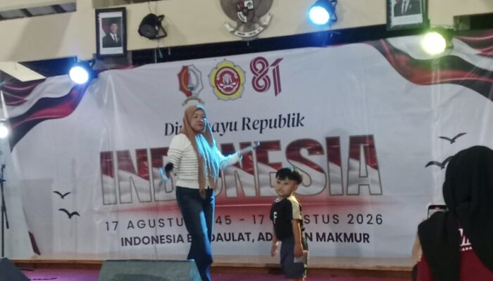 Bukan Soal Menang Kalah: Cerita Siti Aisyah Pamer Suara Emas di Lomba Karaoke Desa Margoagung