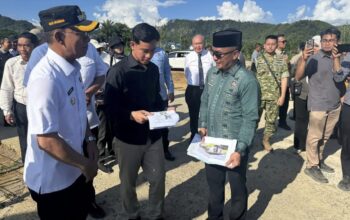 Tinjau Huntara di Tapsel, Wapres Gibran Pastikan Pembangunan Huntap Warga Terdampak Bencana Dimulai Bulan Ini