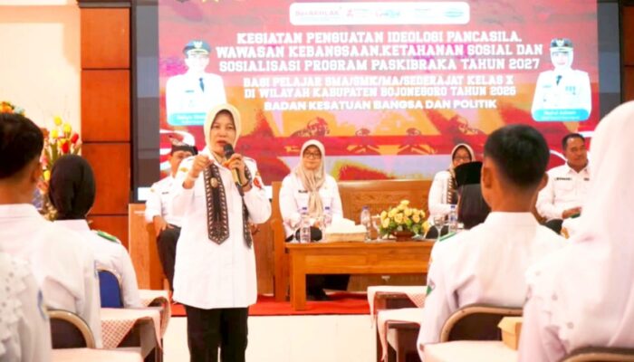 Hadir di SMKN 1 Bojonegoro, Wabup Nurul Azizah Ajak Pelajar Bijak Medsos dan Hormati Orang Tua