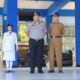Pimpin Upacara di SMAN 1 Tuban, Kapolresta Tekankan Pemuliaan Guru dan Edukasi Bahaya Narkoba