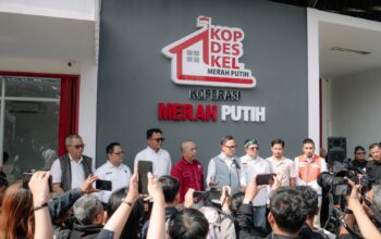 Semangat Hari Sumpah Pemuda, Dekatkan Layanan ke Desa, PLN dan Wamendagri Dorong Transaksi Listrik Mudah Lewat KDKMP di Jawa Barat