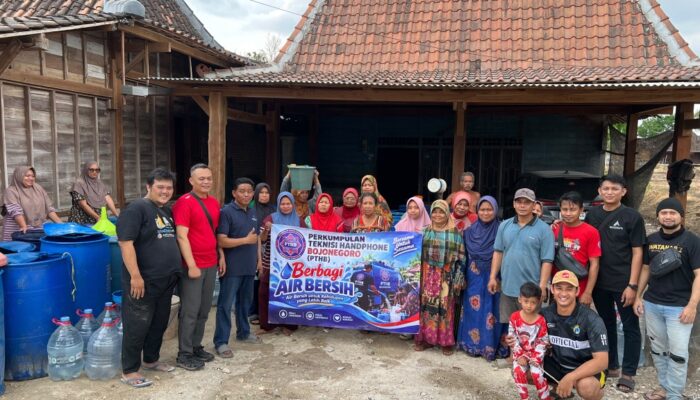 Tidak Hanya Jago Service Hp, PTHB Bojonegoro Salurkan 96.000 Liter Air Bersih di Tiga Wilayah