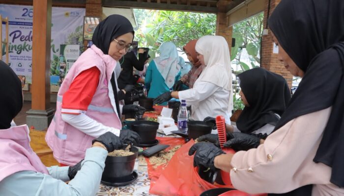Dari Barang Bekas Jadi Bernilai, Srikandi PLN Icon Plus Ajak Masyarakat Peduli Lingkungan